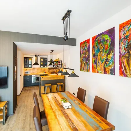 Apartment Art Gallery In Silver Mountain