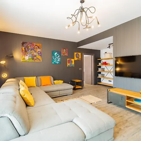 Apartment Art Gallery In Silver Mountain *